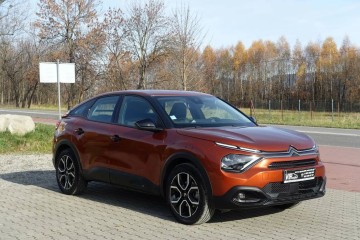 136KM Automat Niski przebieg Full LED Tablet Elektryk Stan BDB